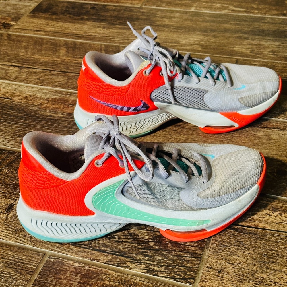 Nike Sneakers Mens 9 Zoom Freak 4 DJ6149-500  Basketball Athletic Shoes